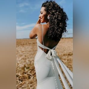 Brand new Stella York bridal gown. Size 8